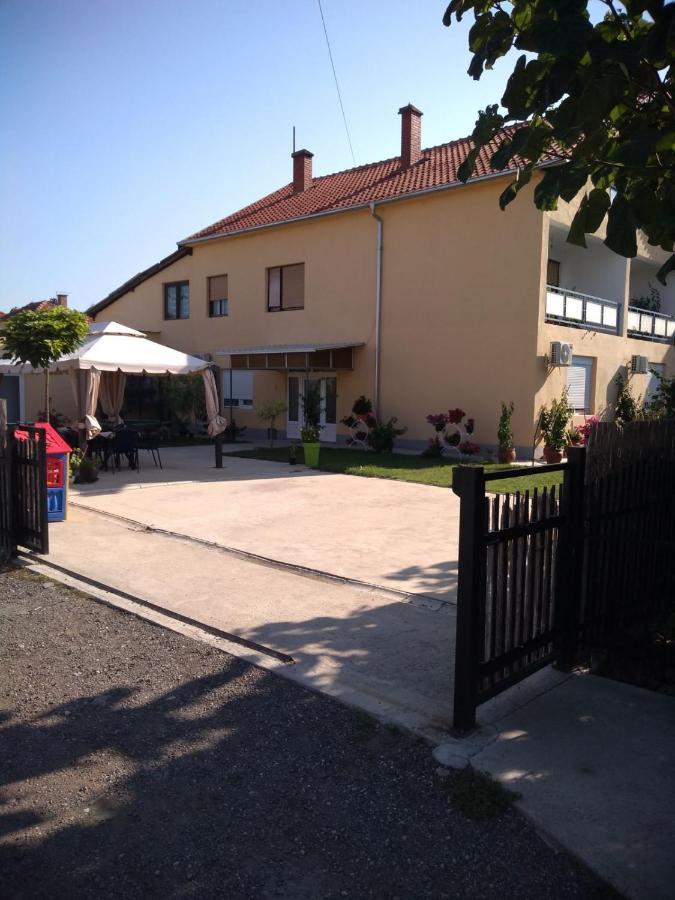 Apartments Kuca Aleksic Nis Exterior photo