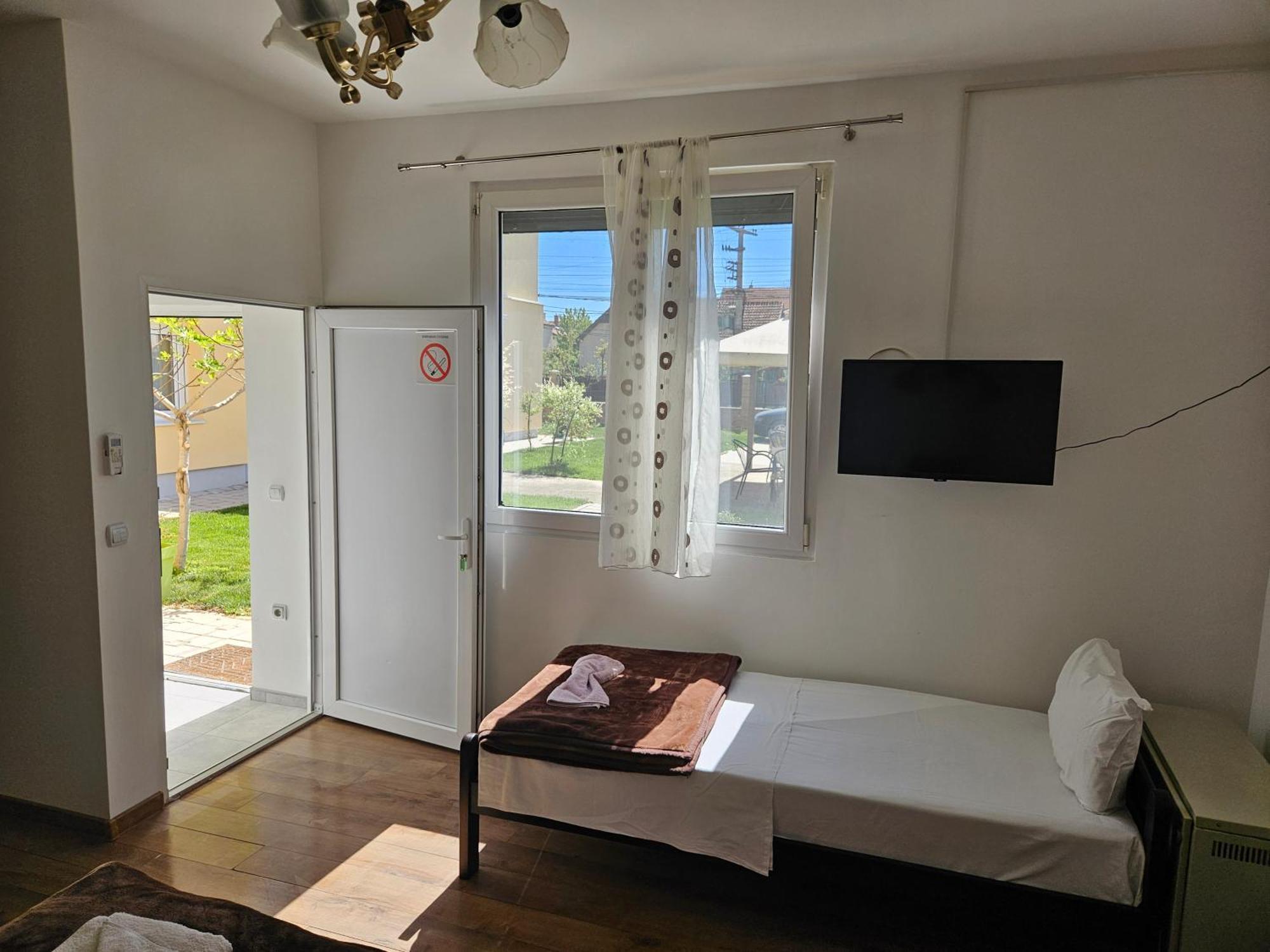 Apartments Kuca Aleksic Nis Exterior photo